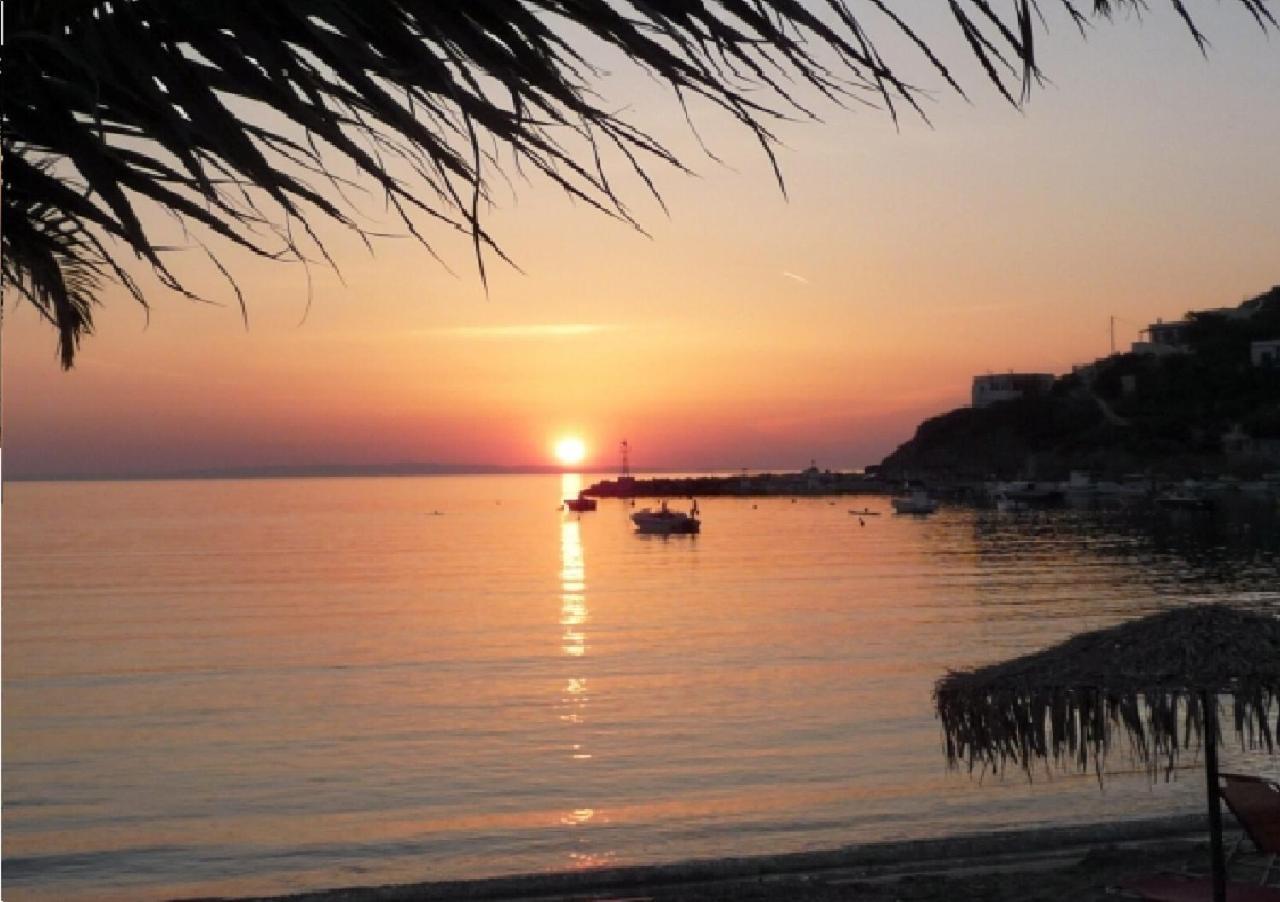 Aphrodite Hotel Syros Кинион Экстерьер фото